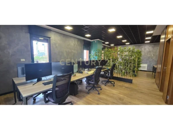 Tirane, shes zyre Kati 6, 220 m² 800.000 € (Bllok)