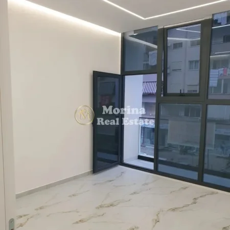 Tirane, jepet me qera ambjent biznesi Kati 1, 74 m² 600 € (Astir)