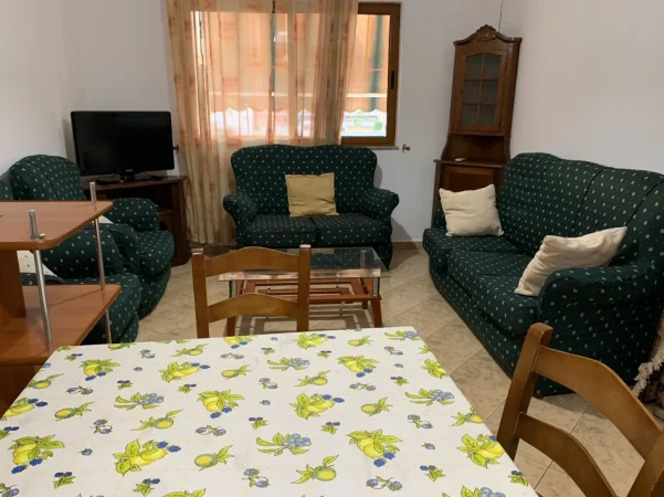 Tirane, jepet me qera apartament 1+1+Ballkon Kati 2, 58 m² 400 € (Rruga 5 Maji)