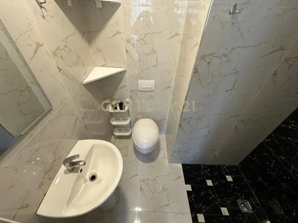 Tirane, jepet me qera apartament 2+1 Kati 7, 98 m² 850 € (Liqen i Thate)