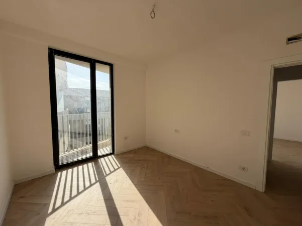 Tirane, jepet me qera apartament 3+1 Kati 11, 150 m² 1.800 € (Rruga Mine Peza.)