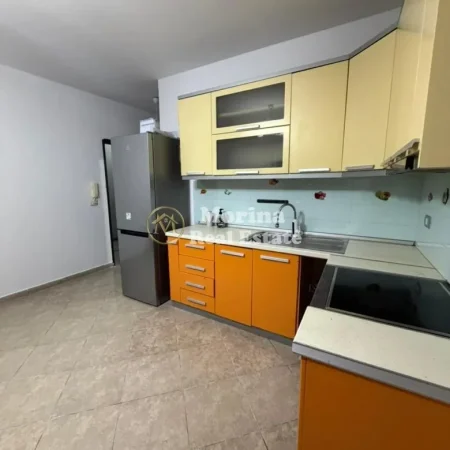 Tirane, jepet me qera apartament 2+1 Kati 7, 85 m² 450 € (5 Maji)