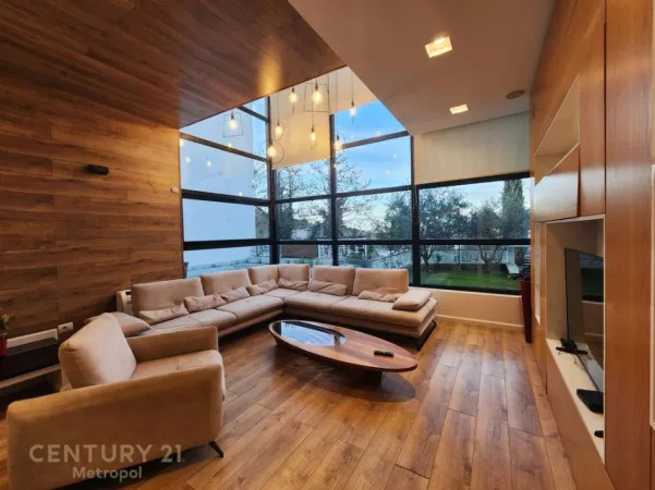 Tirane, jepet me qera Vile 4+1 Kati 3, 620 m² 3.000 € (TEG)