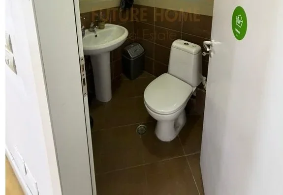 Tirane, jepet me qera ambjent biznesi Kati 1, 54 m² 400 € (Unaza e re)