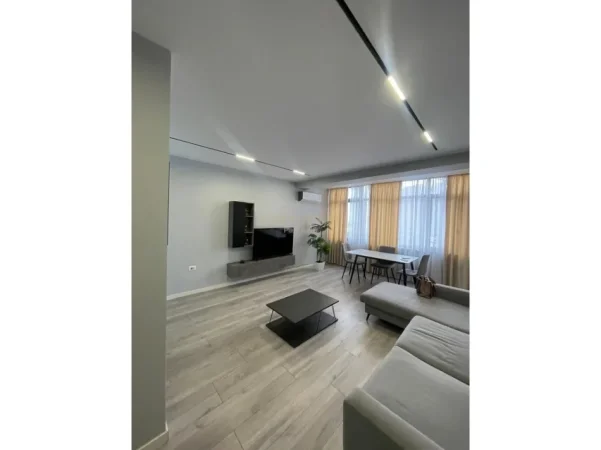 Tirane, shes apartament 2+1 Kati 5, 90 m² 269.000 € (21 Dhjetori)