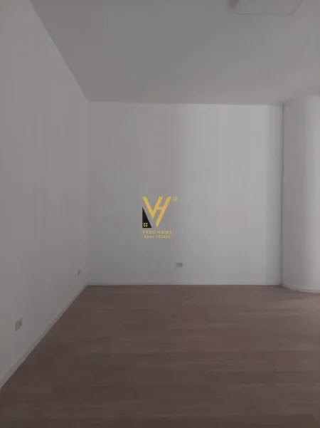 Tirane, jepet me qera zyre Kati 1, 32 m² 1.030 € (MINE PEZA)