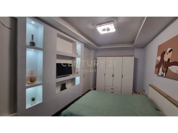 Tirane, jepet me qera apartament 2+1 Kati 1, 90 m² 900 € (Restorant Durrësi)