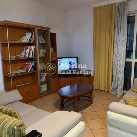 Tirane, jepet me qera apartament 2+1+Ballkon Kati 2, 120 m² 550 € (Shkolla e Baletit)