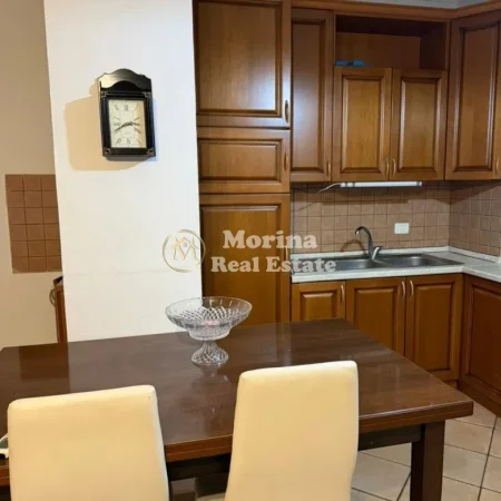 Tirane, jepet me qera apartament 2+1+Ballkon Kati 2, 120 m² 550 € (Shkolla e Baletit)