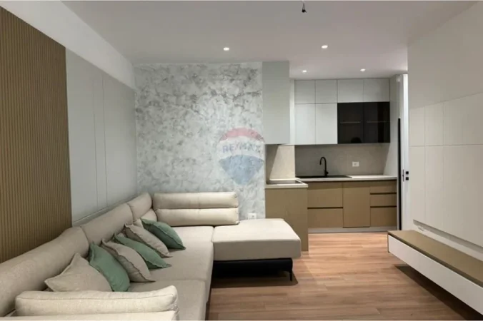 Tirane, jepet me qera apartament 2+1+Ballkon Kati 4, 89 m² 1.000 € (Mine Peza)