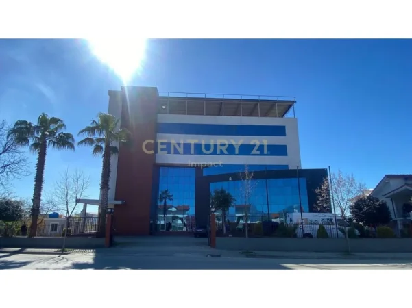 Tirane, jepet me qera ambjent biznesi Kati 1, 4.000 m² 20.000 € (Kamez)