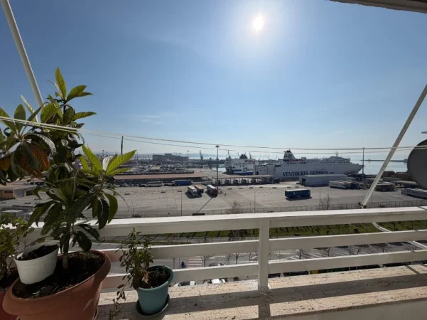 Durres, shitet apartament 1+1+Ballkon Kati 8, 