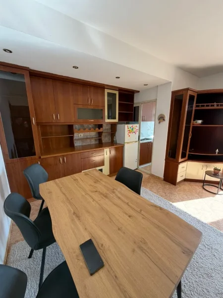 Durres, shitet apartament 1+1+Ballkon Kati 8, 