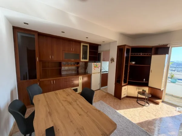 Durres, shitet apartament 1+1+Ballkon Kati 8, 