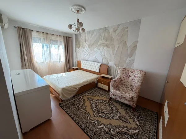 Durres, shitet apartament 1+1+Ballkon Kati 8, 