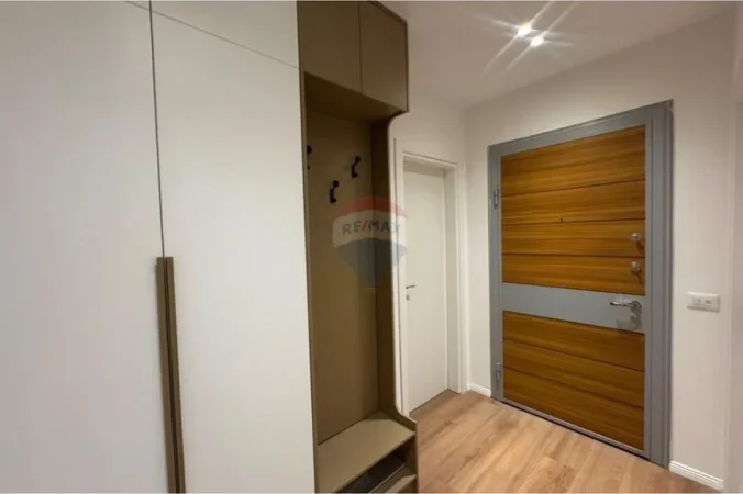 Tirane, shitet apartament 2+1+Ballkon Kati 4, 89 m² 283.520 € (Mine Peza)
