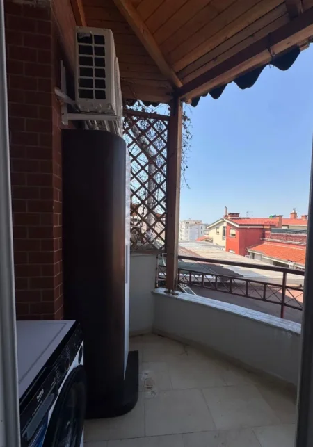 Tirane, jepet me qera apartament 1+1 Kati 7, 90 m² 45000leke (Rruga Rrapo Hekali)