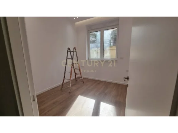 Tirane, shes apartament 1+1 Kati 1, 64 m² 130.000 € (Kopshti Zoologjik)