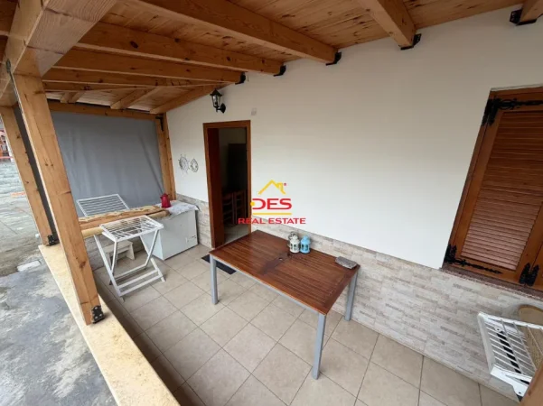 Vlore, jepet me qera apartament 1+1+Ballkon Kati 0, 80 m² 450 € (Rruga Geshat Osmani)