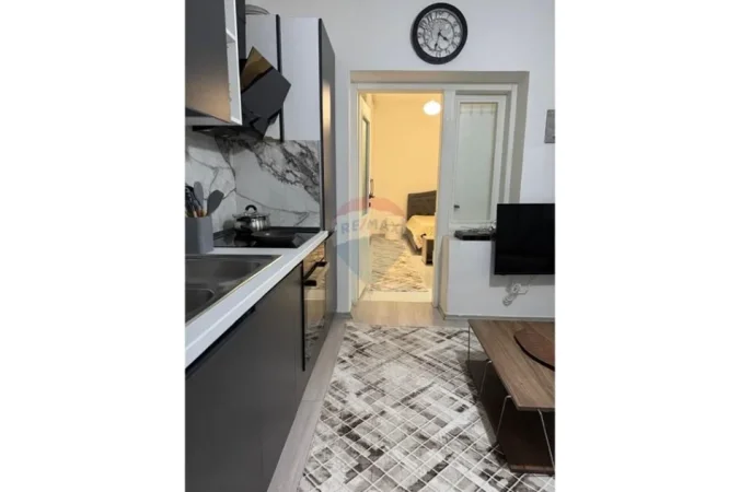 Tirane, jepet me qera apartament 1+1 Kati 1, 58 m² 450 € (QSUT)
