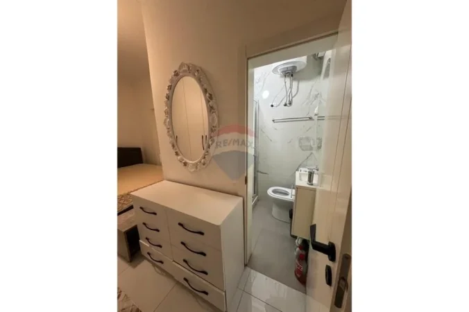 Tirane, jepet me qera apartament 1+1 Kati 1, 58 m² 450 € (QSUT)