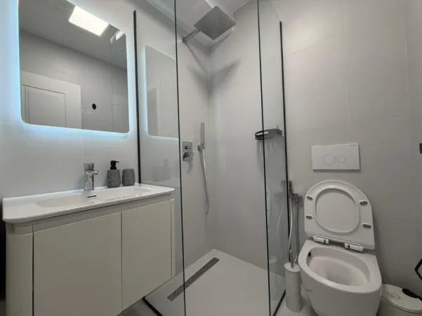 Tirane, shitet apartament 1+1 , 65 m² 193.000 € (21 Dhjetori)