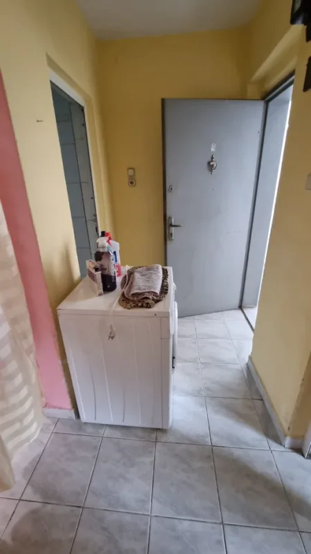 Shitet 1+1, 48 m², 134.000 € tek rruga e Kavajes, 21 Dhjetori