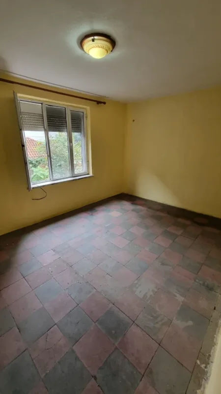 Shitet 1+1, 48 m², 134.000 € tek rruga e Kavajes, 21 Dhjetori