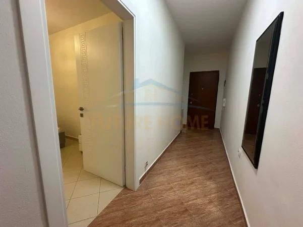 Tirane, jepet me qera apartament 2+1 , 88 m² 520 € (Unaza e re)