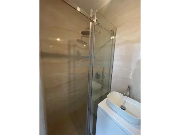 Tirane, jepet me qera apartament 2+1 Kati 3, 108 m² 1.000 € (Qender)