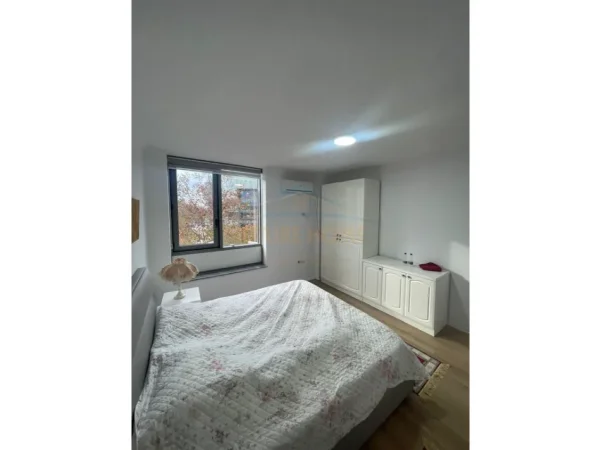 Tirane, jepet me qera apartament 2+1 Kati 3, 108 m² 1.000 € (Qender)