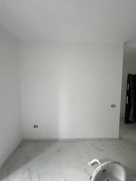 Tirane, shitet apartament 1+1 Kati 5, 52 m² 73.500 € 