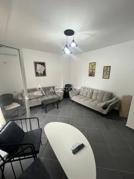 Durres, jepet me qera apartament 2+1+Ballkon Kati 3, 120 m² 750 € (Durres,Plazh)