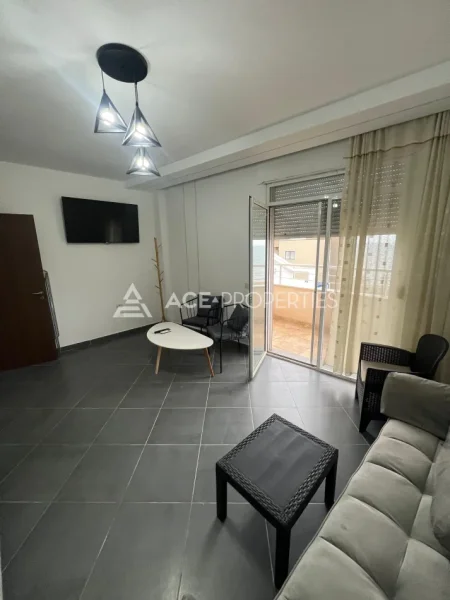 Durres, jepet me qera apartament 2+1+Ballkon Kati 3, 120 m² 750 € (Durres,Plazh)