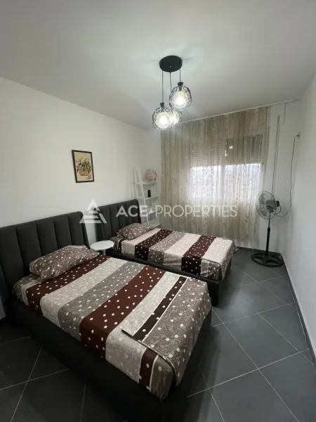 Durres, jepet me qera apartament 2+1+Ballkon Kati 3, 120 m² 750 € (Durres,Plazh)