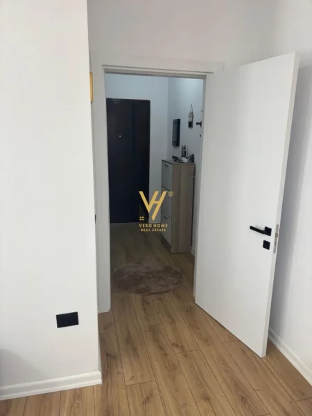 Tirane, jepet me qera apartament 2+1+Ballkon Kati 5, 100 m² 720 € (21 DHJETORI)