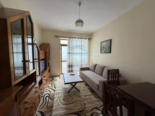 Tirane, jepet me qera apartament 1+1 Kati 2, 48 m² 550 € (Gjimnazi Petro Nini Luarasi)