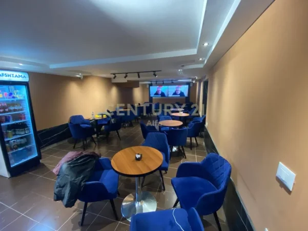 Tirane, shitet ambjent biznesi Kati 0, 100 m² 40.000 € (Sheshi Wilson)
