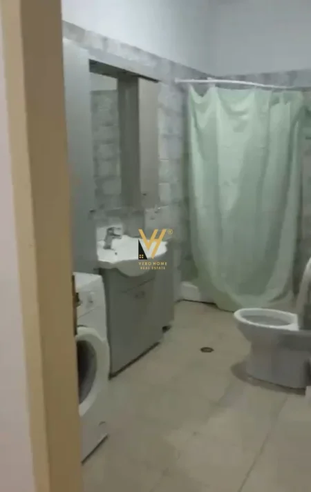 Tirane, jepet me qera apartament 2+1+Ballkon Kati 3, 105 m² 520 € (FABRIKA E MIELLIT)