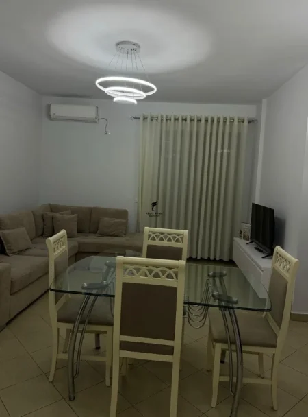 Tirane, jepet me qera apartament 1+1 Kati 3, 77 m² 500 € (KODRA E DIELLIT)