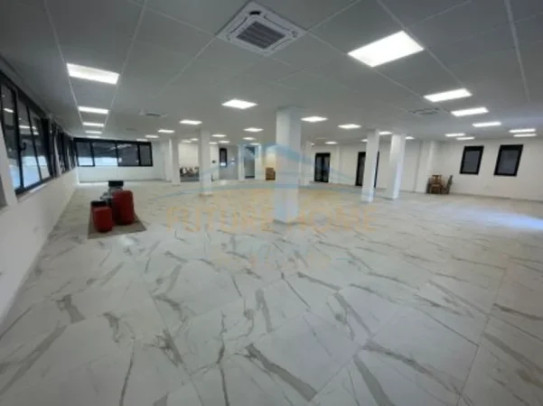 Tirane, jepet me qera ambjent biznesi Kati 1, 280 m² 3.000 € (TEG)