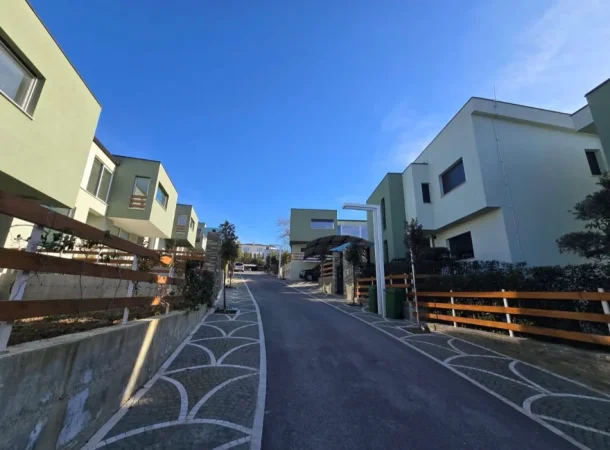 Tirane, jepet me qera Vile 2 Katshe Kati 0, 200 m² 2.000 € (LONG HILL RESIDENCE)