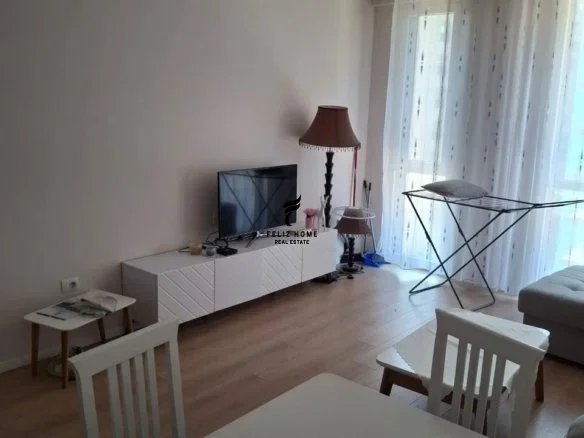 Tirane, jepet me qera apartament 2+1+Ballkon Kati 4, 110 m² 700 € (FUSHA E AVIACIONIT)