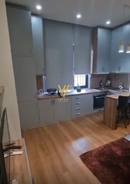 Tirane, jepet me qera apartament 1+1+Ballkon Kati 1, 62 m² 600 € (9 KATESHET)