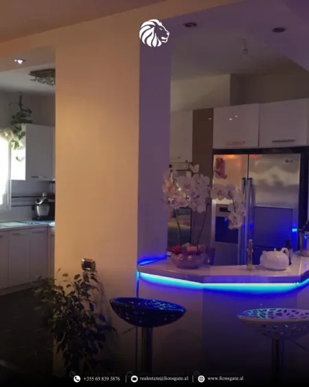 Tirane, jap me qera apartament 2+1 , 125 m² 800 € 