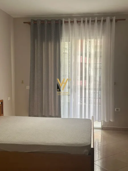 Tirane, jepet me qera apartament 2+1+Ballkon Kati 4, 95 m² 550 € (ASTIR)