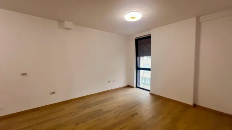 Me Qera : Zyre - 2 Ambiente Pune📍Shkolla e Kuqe - Pllt.2023 - Kt.2 - 550€ - Vetem 10 min larg Qendres🔥