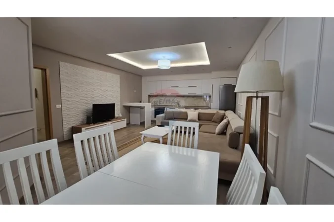 Tirane, jepet me qera apartament 2+1+Ballkon , 103 m² 700 € (Liqeni i Thate)