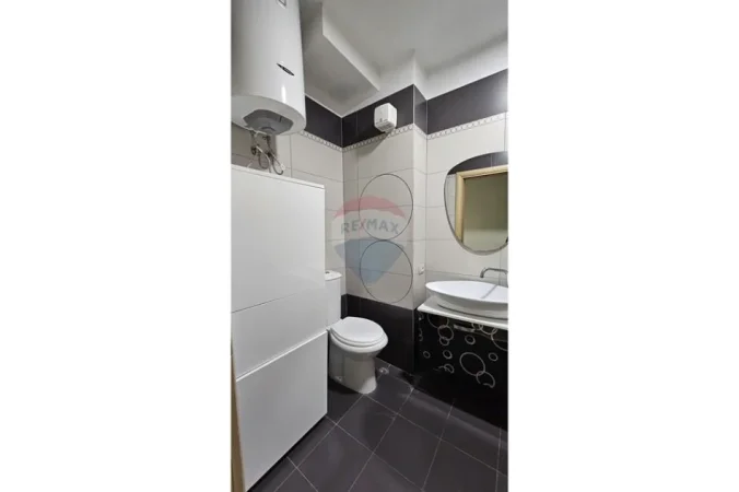 Tirane, jepet me qera apartament 2+1 Kati 2, 100 m² 750 € (selite)