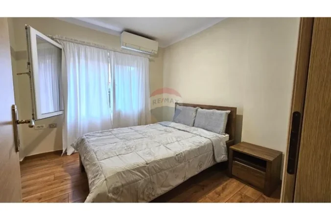 Tirane, jepet me qera apartament 2+1 Kati 2, 100 m² 750 € (selite)